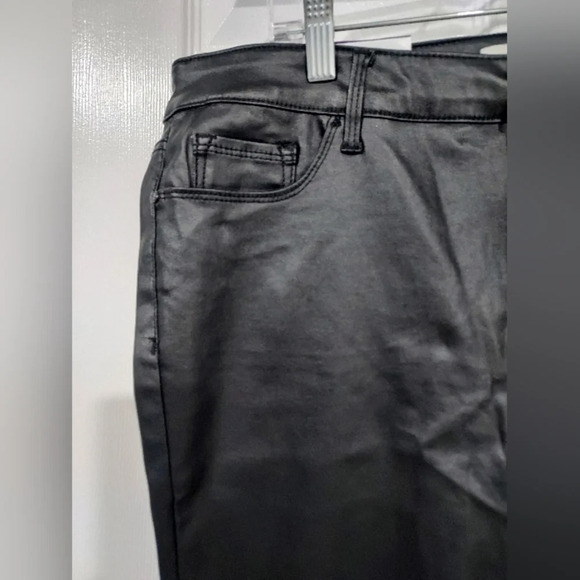 NWT Social Standard by Sanctuary Black Faux Leather Ankle Skinny Pant Size 16 - Picture 2 of 9
